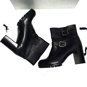 NIB Robert Clergerie black leather bootie